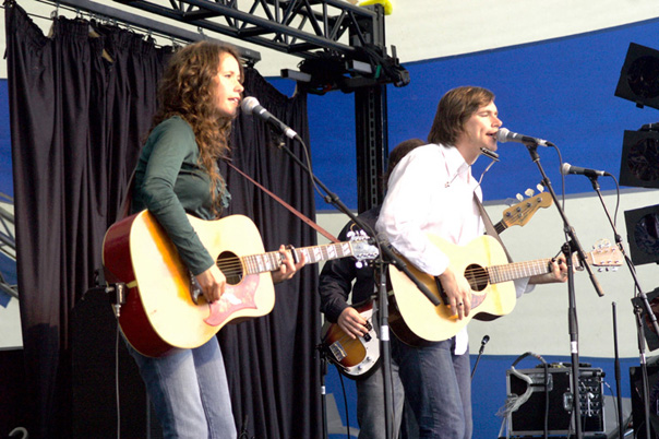 Sara Lee Guthrie and Johnny Irion