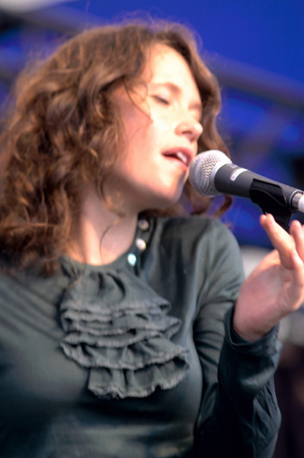 Sara Lee Guthrie and Johnny Irion