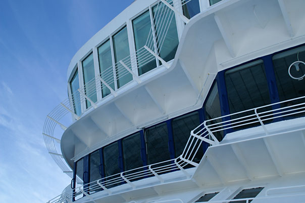 The Norwegian Crown & Port Activity